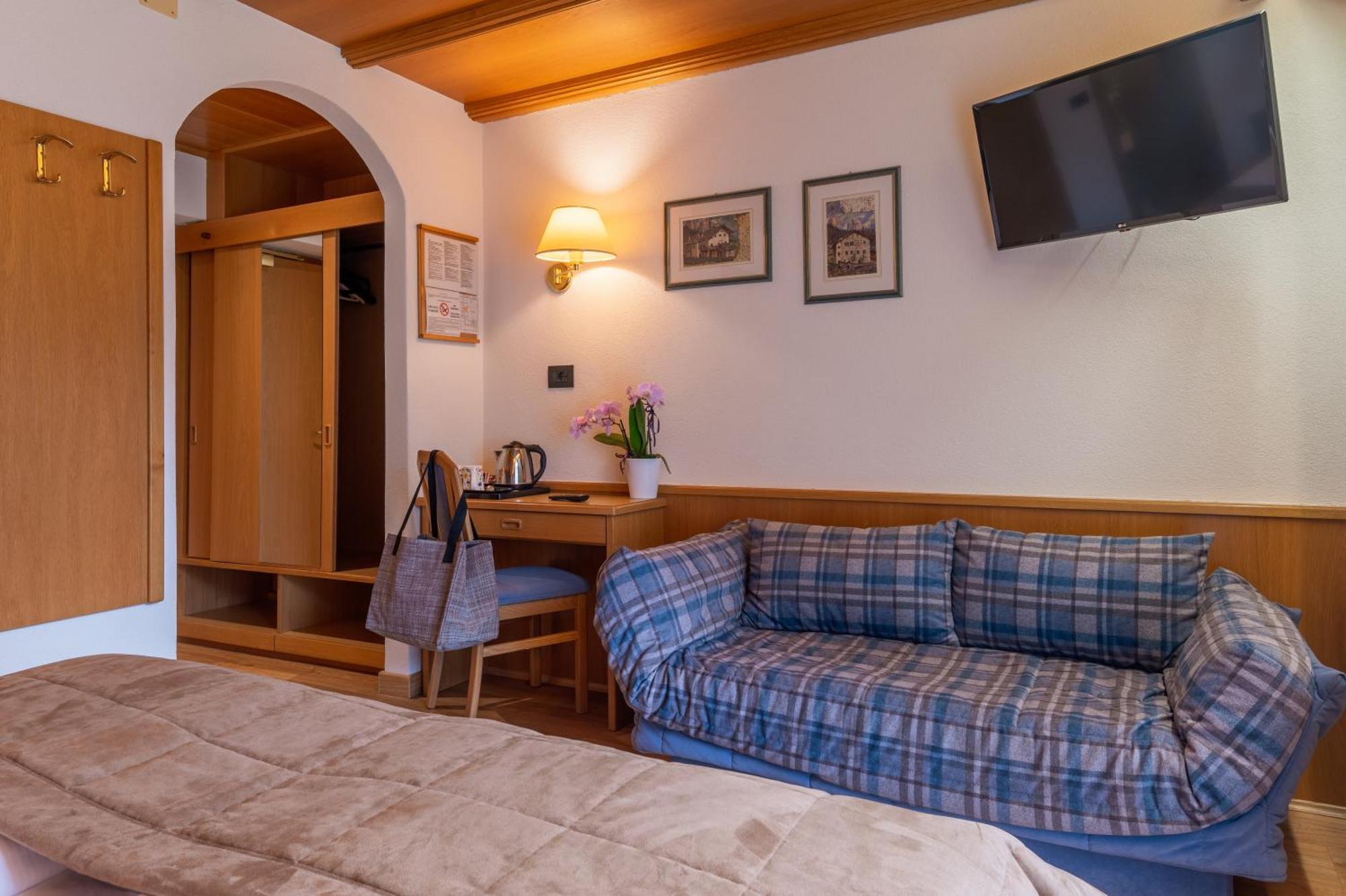 Hotel Meida Pozza di Fassa Exterior photo