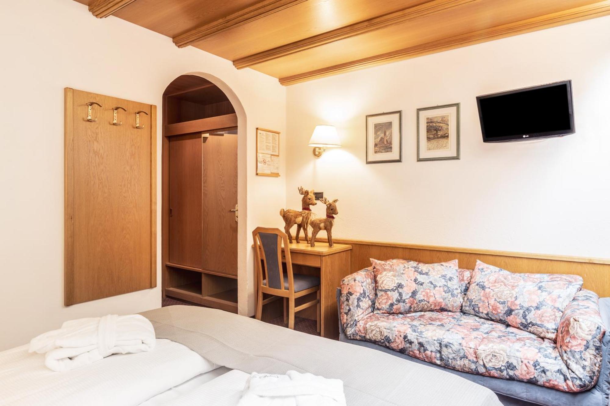 Hotel Meida Pozza di Fassa Exterior photo